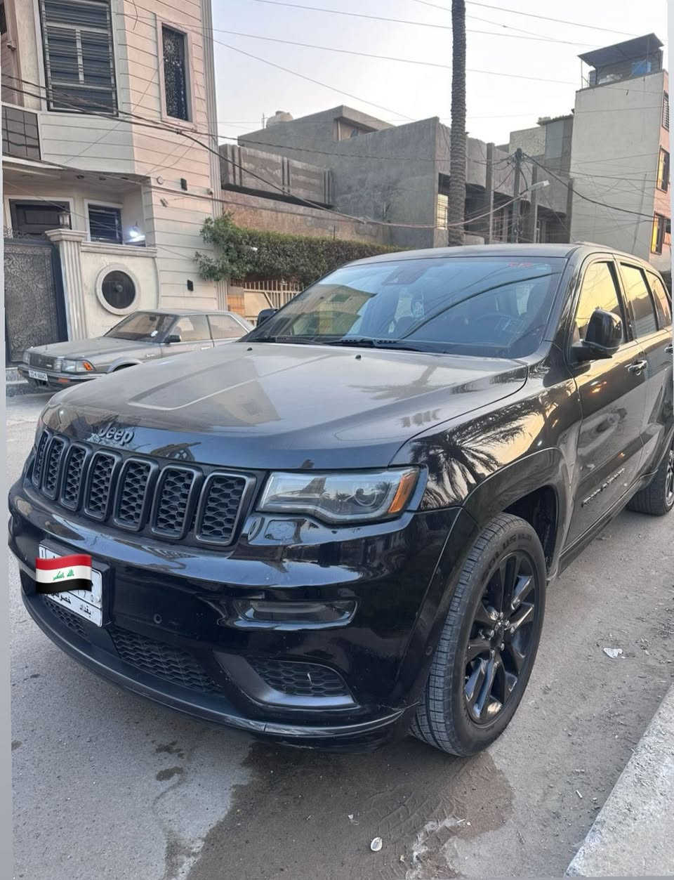 السلام عليكم للبيع جيب كراند شيروكي( اوفر  لاند هاي التيتيود  تو ويل ام الرادار لكن الرادار مسروق ) موديل18 ماشيه 92 الف مايل بغداد بأسمي تحويل مباشر
المواصفات:
6 سلندر ، بانوراما،شاشه كبيره ، بصمه تشغيل وابوب، انارات ترحيب،لايتات زنون ،حساس امامي خلفي ، كشنات اماميه تبريد ،صندوق كهرباء،توقف ذاتي اثناء الرجوع،كراسي كهرباء وخزن،،صدر امامي جديد كامل وزوج تايرات جدد قبل كم يوم شادهن،كير مكينه مكفولات حادثها جانبي بدون ارباك وبدون دواخل وعلفحص 
بيها باب وجاملغ مبدلات اصل نفس اللون وباب وجاملج خلفي مصبوغات ( صور الحادث تفضل خاص واتساب وتدلل)

السياره مال جناي وجاهزه بدون اي نقص من كير ومكينه وحداده  وتبريد وتدفئه وبدي ( عدى حادثها الي بامريكا) وسونار وين ماتريد اخذلها 
السعر235 وبي مجال 
‏‭0788 783 5012‬
متوفر واتساب واتصال علخط .
المكان بغداد ساحة مظفر حي الامانه
