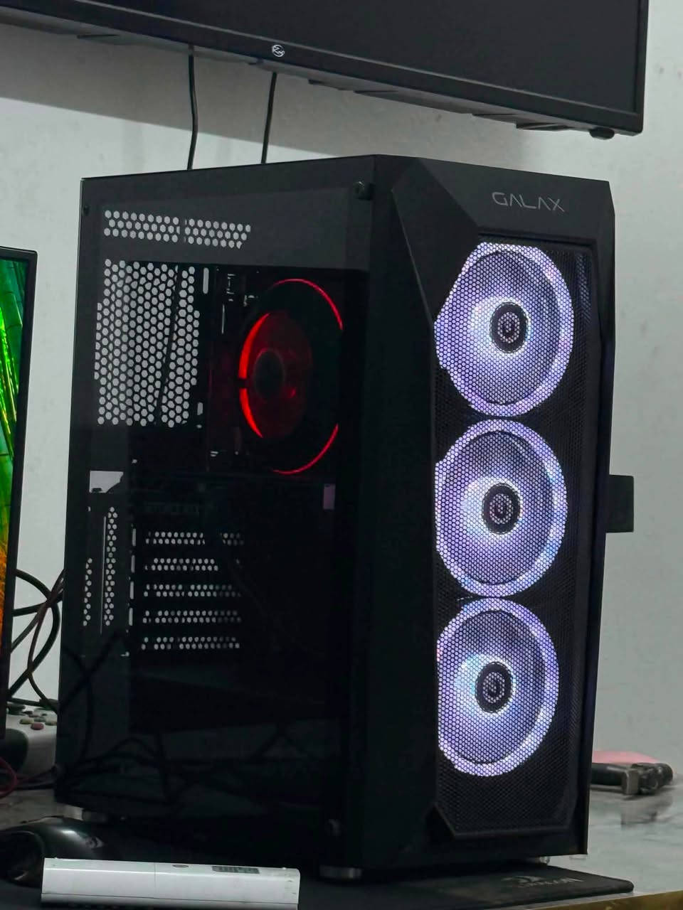 سلام عليكم شباب
تجميعة للبيع

i5 13400
Gigabyte H610
Ram 16 3600 team group
Rtx 3060 12G Galax
SSD 500G+hdd500
Power 700w
السعر ٩٠٠ الف
ع الفحص والضمان


**إذا كنت صاحب هذا الإعلان وتريد حذفه لأي سبب، رجاءا أرسل رسالة إلى الدعم الفني**