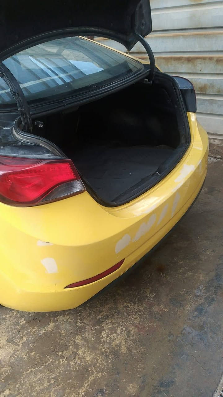 النترة ١٦ وارد امريكي حادثهة جاملغ امامي فقط للغود شواصي مكفولة وبيهة هاي طخات بسيطة محرك كير جديد دوشمة جديدة بغداد السعر ١١٠ لاتصال ***********
