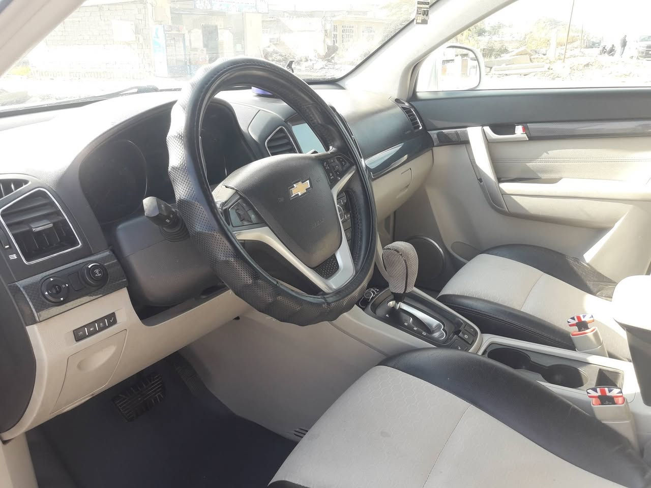 بسم الله ماشاء الله
شوفرلية كابتفيا. موديل 2017

سيارة فئة LT فول مواصفات عدة الجنطة و فتحة السقف كرسي سايق كهرباء سيارة سبعة 7 راكب بيهة انضمة قيادة مانع انزلاق و احندار  تحديد مسار بيهة نظام eco تدفئة كشنات امامي خلفي  سيارة حساس امامي خلفي اشاير بل مري سيارة سليمة بدون ضرر

 محرك 2.500 تنفس طبيعي  دفع رباعي بصم اربع ابواب بصمة عدد 2 تحكم مري  سيارة رقم شمالي سيارة بسمي ماشية 138km  للتصال على رقم  ***********
