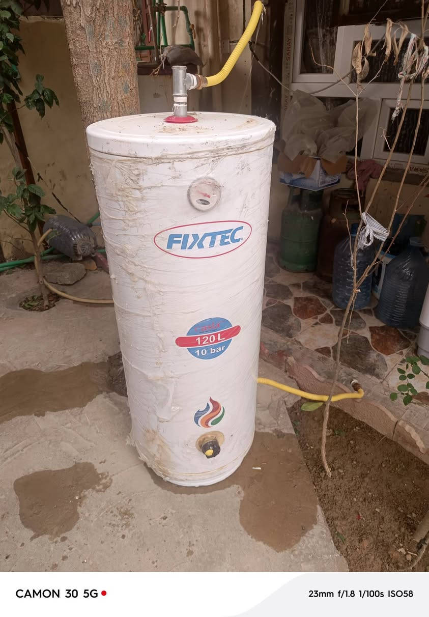 كيزر للبيع اخوجديد مستعمل شي قليل كامل كبل شغله  120سعر 75الف مكان ديالى جلولاء دور ضباط ***********
