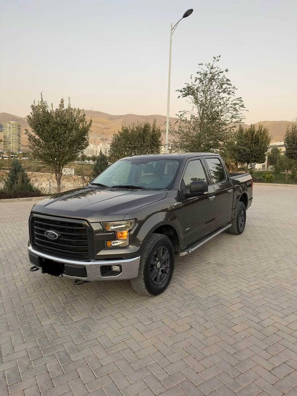 Ford f150 2016 
فۆرد f150 مواسەفات xlt -دەبڵ ئەکسلە بێ ڕەقەم دوبەی 
٢ پارچەو نیو بۆیاخە ٢٢٥ هەزار کم ڕۆیشتووە 
مەکینەی 3.5 تۆڕبۆیە -  گێڕ و مەکینەو تۆڕبۆی بەشەرت 
نرخ: ١٣٥$ معامەلە 
سلێمانی ناوشار 
ژمارەی خاوەنەکەی *********** 
ڕەقەم شانسی 
  1FTEW1EG1GKD53216 السليمانية, العراق
