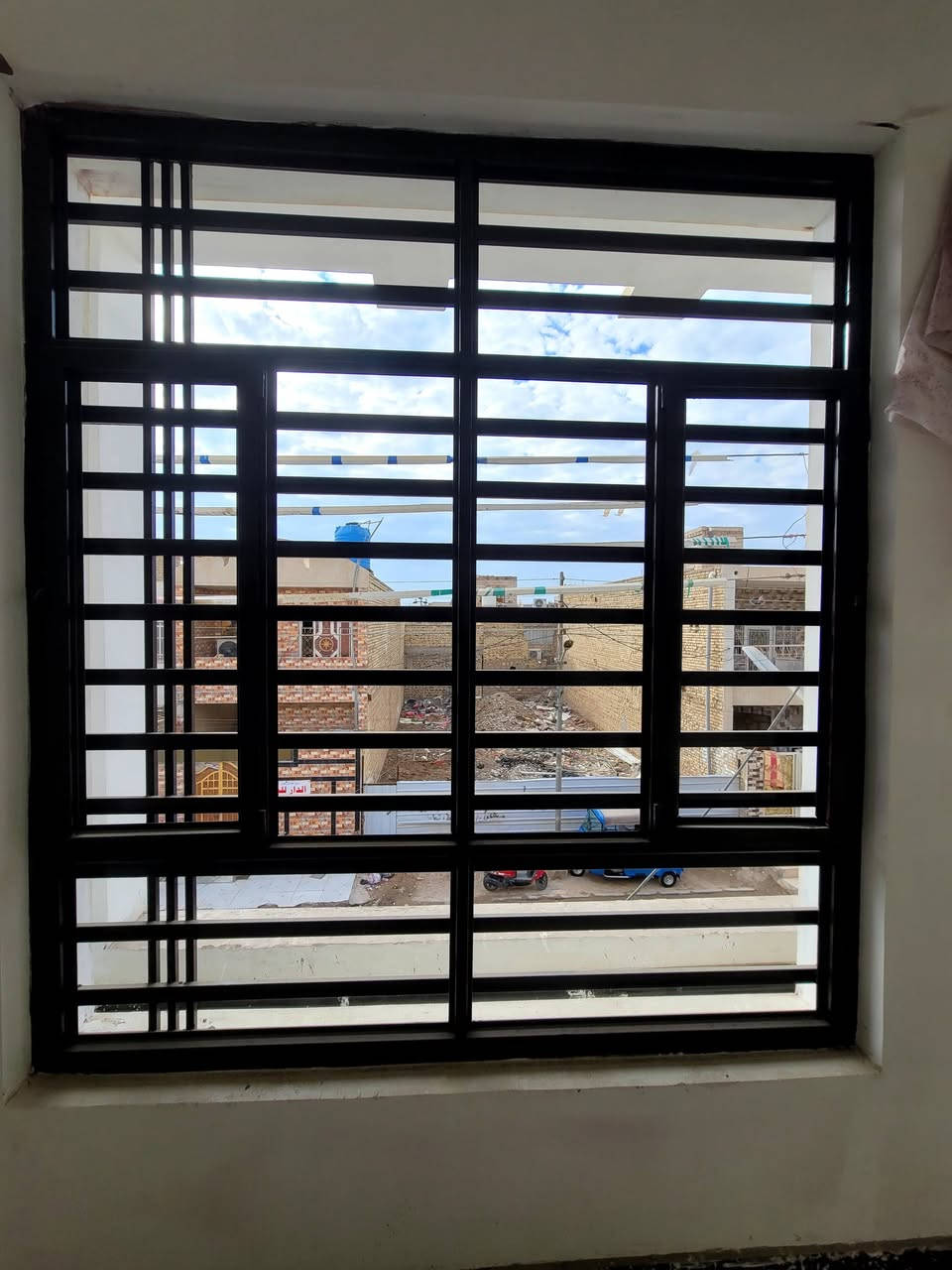 صبغ وتنظيف الشبابيك والابواب وصبغ الجدران بأسعار مناسبة
للستفسار
***********
