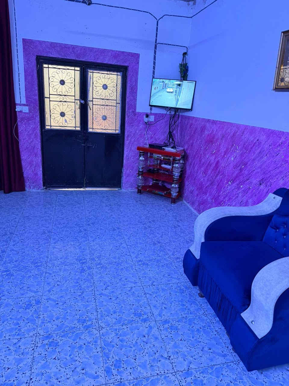 السلام عليكم ورحمة الله
دار للبيع 300م طابو زراعي
 سند 25   
 مكون من غرفتين نوم ومطبخ واستقبال وصاله وصحيات داخليه وخارجيه 
السعر 70 مليون وبي مجال بسيط
العنوان شارع قاعه ماستر  خلف لسكه اول فرع علئ ليسار
للاستفسار الاتصال على الرقم 
***********
غير متواجد ع الفيس
