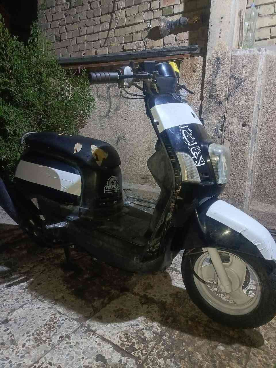 السلام عليكم دراجه بوليسي نوزل للبيع او مراوس ب سكنس فحل أو جي تي ار أو حسب القناعة الدراجه حلوة ونضيفه وناعمه محرك يخبل لا تنقيص ولاتبخير ولا دخانه شلعه معدل يخبل بيهة صالنصه FM وبيهة صالنصه بلادي سلف بكل وكت لايت زنون بيهة فقط البجم بي كسر من جوه قفل اكسل قفل جنطه قفل ستيرن وبيهة المجمع مال اشاير وهورن تعبان يرادله تبديل فقط كفرات بلادي ومحرك وكفرات ختم واحد دبلات تخبل السعر 550 وبيعة مجال قليل حيل ألمكان بغداد الدورة المهدية الثانية للاستفسار *********** وتساب فقط
