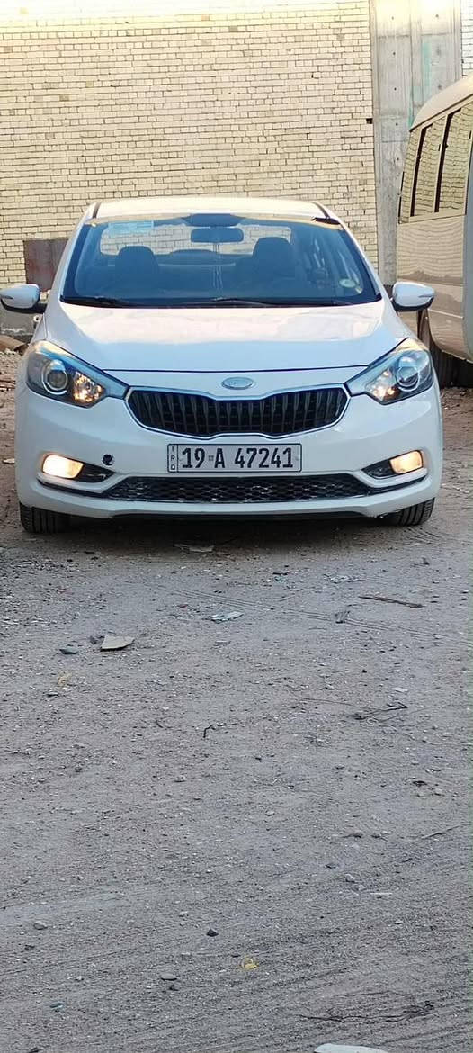 سلام عليكم  سيراتو مديل 14
سيارا حزام لجماليه مبدل كاسكيت 

محركه دوش مواصفات سيارا لمعروفه 

منضومت زنون جديدا  بسمي تحويل ثاني يوم سيارا كامله من كلشي مكاني كربلاء سعر 100وبيه مجال ***********ممتواجدً عل فيس
