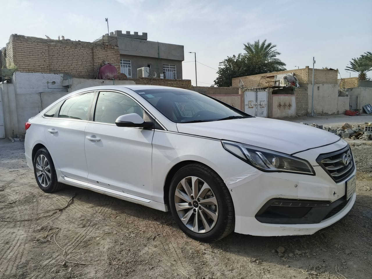 للبيع سوناتا sport 
2015 وارد امريكي
فول موصفات عده الفتحه والبصمه 
مكان بابل القاسم 
رقم بابل مشروع وطني
السعر 125 
للاستفسار ***********
