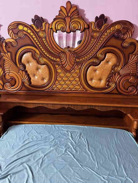 غرفة نوم للبيع شخط مابيه صاج اصلي ثقيل 
سعر 800تليفون ***********
ديالى دلي عباس
