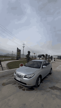 2010
Eco
 فوول فوول بەس سڵاید  نیە ـ!!!!
مەکینە بچوکی دکشن بەرز 
لایت ڕەش
بەگلایت لێزەر 
هیتەر 
تەبریت لەمس 
گێچ وەنەوشە 
سەیارەکە تابڵەی جوانە 

0774 052 2155
