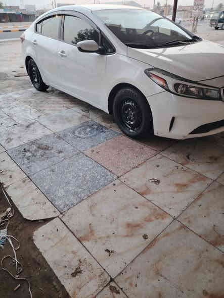 فورتي 2018 أمريكي محرك الفين دوش رقم بغداد كير 6نمر لون ابيض قطعه تبديل جاملغ امامي باب كلير بيه بارد باب خلفي سعر 130 بيه مجال تصل ع رقم *********** رجاء مو شراي لا يعلق
