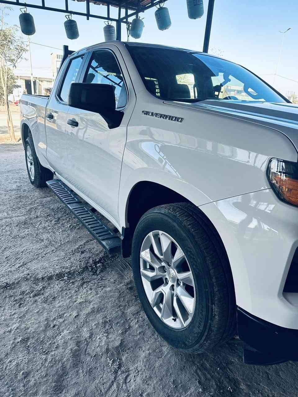 شوفر ليت سلفرادو 2023  LT
محرك 2700 توين تيربو دبل سوبر 
كلين مكفولة من الخدوش والصبغ
وضع شركة صور المزاد مرفوقة مع رقم الشاصي 
ويل كب اصلي 
دعامية خلفية ومحجر نوع باركر 
موصفات فول كشن جلد 
رادار
شاشة كبيرة 
كامرة دواره
بصمة + 2

السعر 265
سنوية باسمي رقم بغداد
بابل - القاسم
***********
