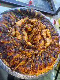 مشويات بهرز ترحب بكم كيلو الاجنحه مع الطماطه والبصل والطرشي  صار فقط 8...