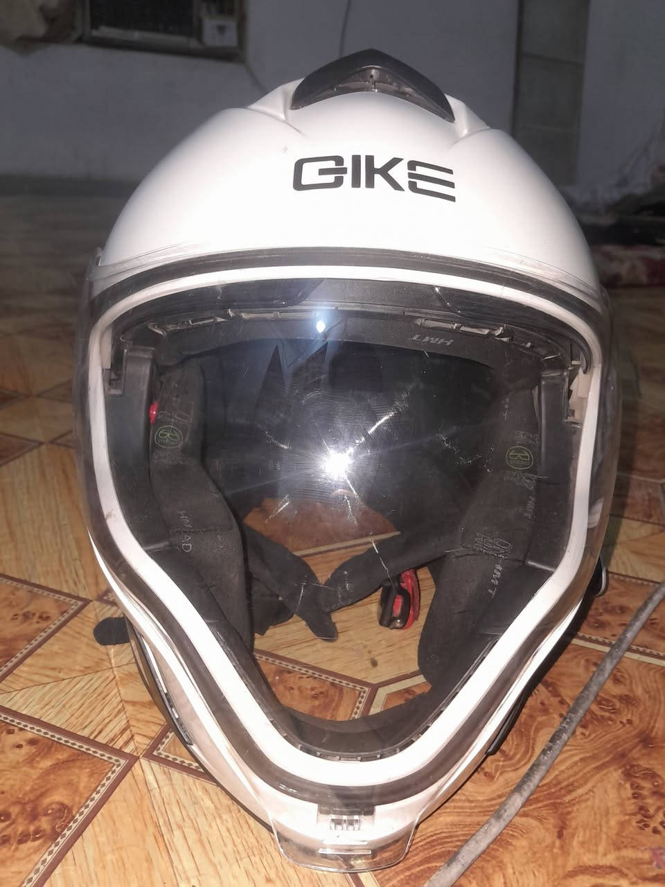السلام عليكم خوذه ماركه GIKE ل بيع مجتازه اختبار DOT بعدها جديده قياس XL الخوذه بيها محاكي صوت محيطي صوت عالي يخبل بيها دبل جامه مضلل و شمسي مبطنه داخلي السعر 35 الاتصال عل رقم ***********
أهل الدين اعبر المنشور
