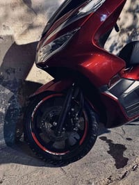 pcx ياباني دراجة جديدة لوك ماشية ١٩ الف (الياباني) غني عن التعريف دراج...