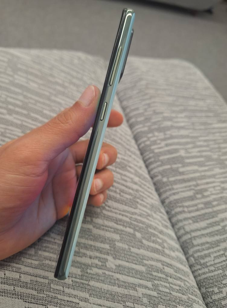 كلكسي a71 
ذاكرة ١٢٨ 
رام ٨ + ٨ 
الجهاز نظيف كلش ما بي زلغ 
مبدل فقط شاشة اصلية وكالة و مضبوطة 
الجهاز كله شغال بدون مشاكل
الجهاز بدون ملحقات
بيع او مراوس
السعر ١٤٥الف
البصرة السراجي البصرة, العراق


**إذا كنت صاحب هذا الإعلان وتريد حذفه لأي سبب، رجاءا أرسل رسالة إلى الدعم الفني**