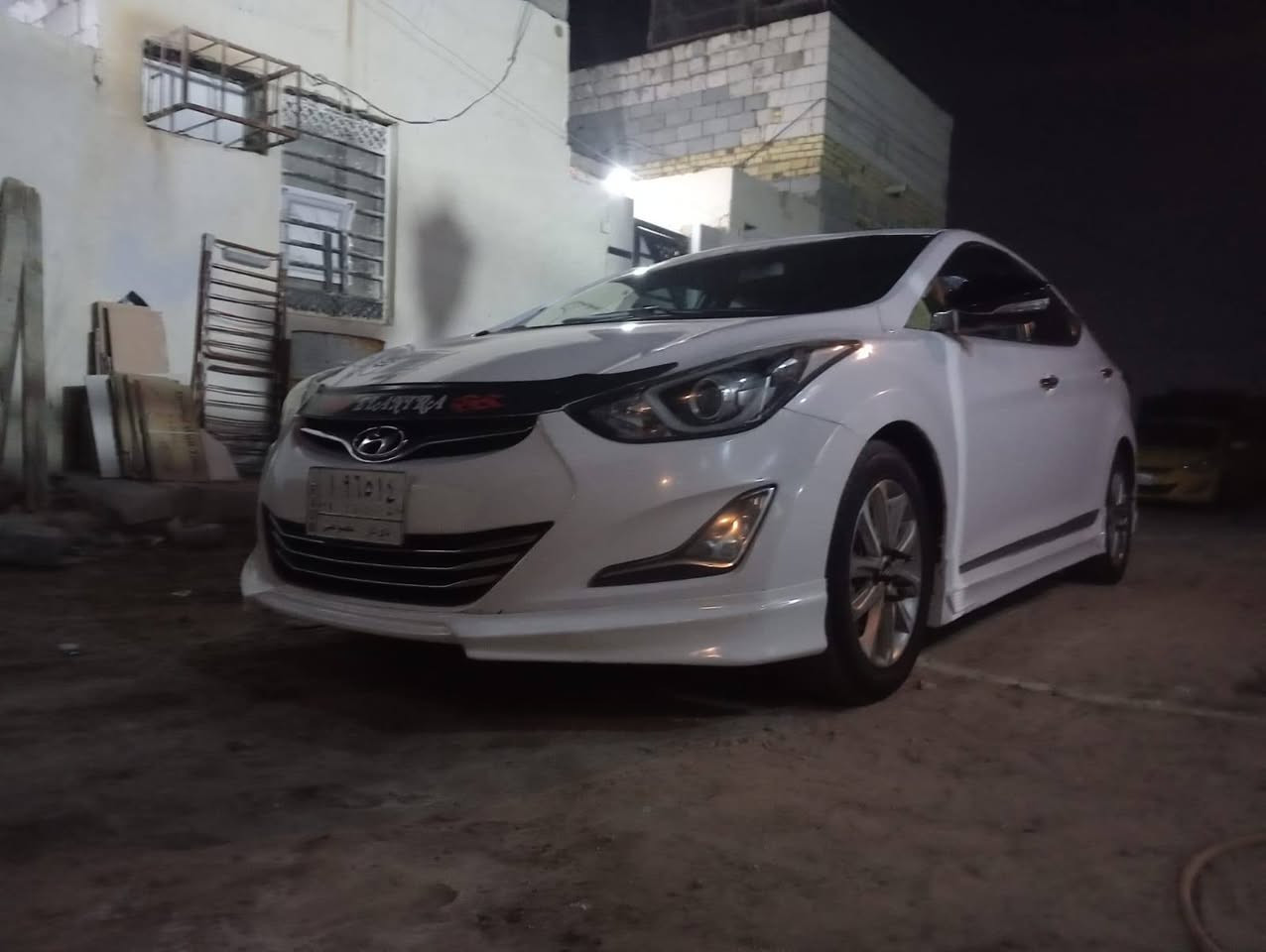 انتره 2015 خليجيه محرك 1800 فول موصفاة ماعده البصمه *********** هذه رقم صاحب السياره اني مكلف بالنشر
