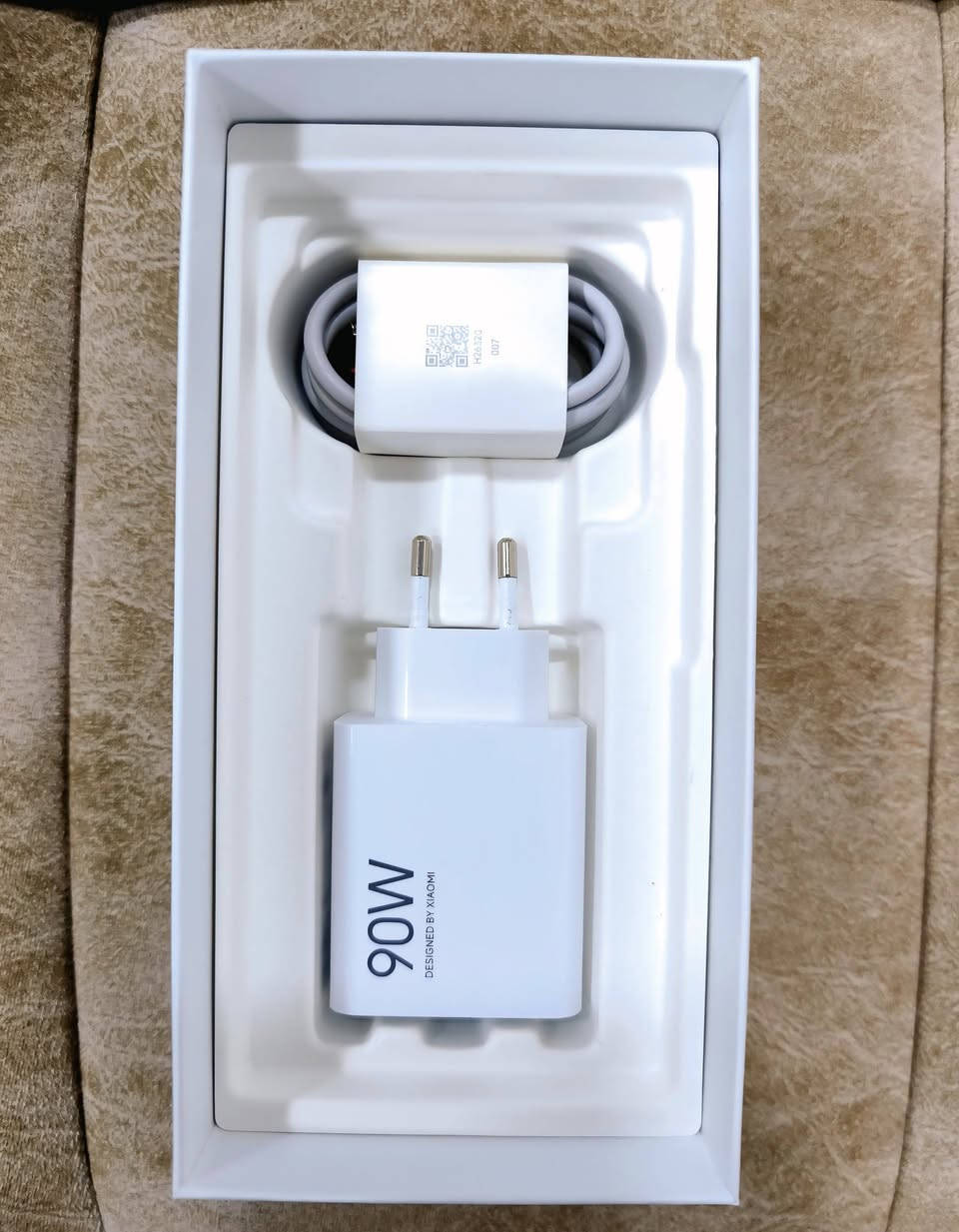 السلام عليج جهاز شاومي للبيع
جهاز شاومي 15 تي برو ذاكره 512 
الجهاز استخدام قليل جدا شهر صارلي من اخذته من شركة شاومي الجزائر وصله وياه وشرط ملحقاته ممستخدمات ونظافه 100٪100
بطاريته 100
الجهاز مكفول من الشخط 
ملحقاته (كارتون+شاحنه+كفره الاصلي+لاصق للشاشه+لاصق لعدسات الكاميرا+كفر واير لاس)
للبيع السعر 700 الف وبيهه مجال  

عنواني البصره-الامن الداخلي 
رقمي ***********
