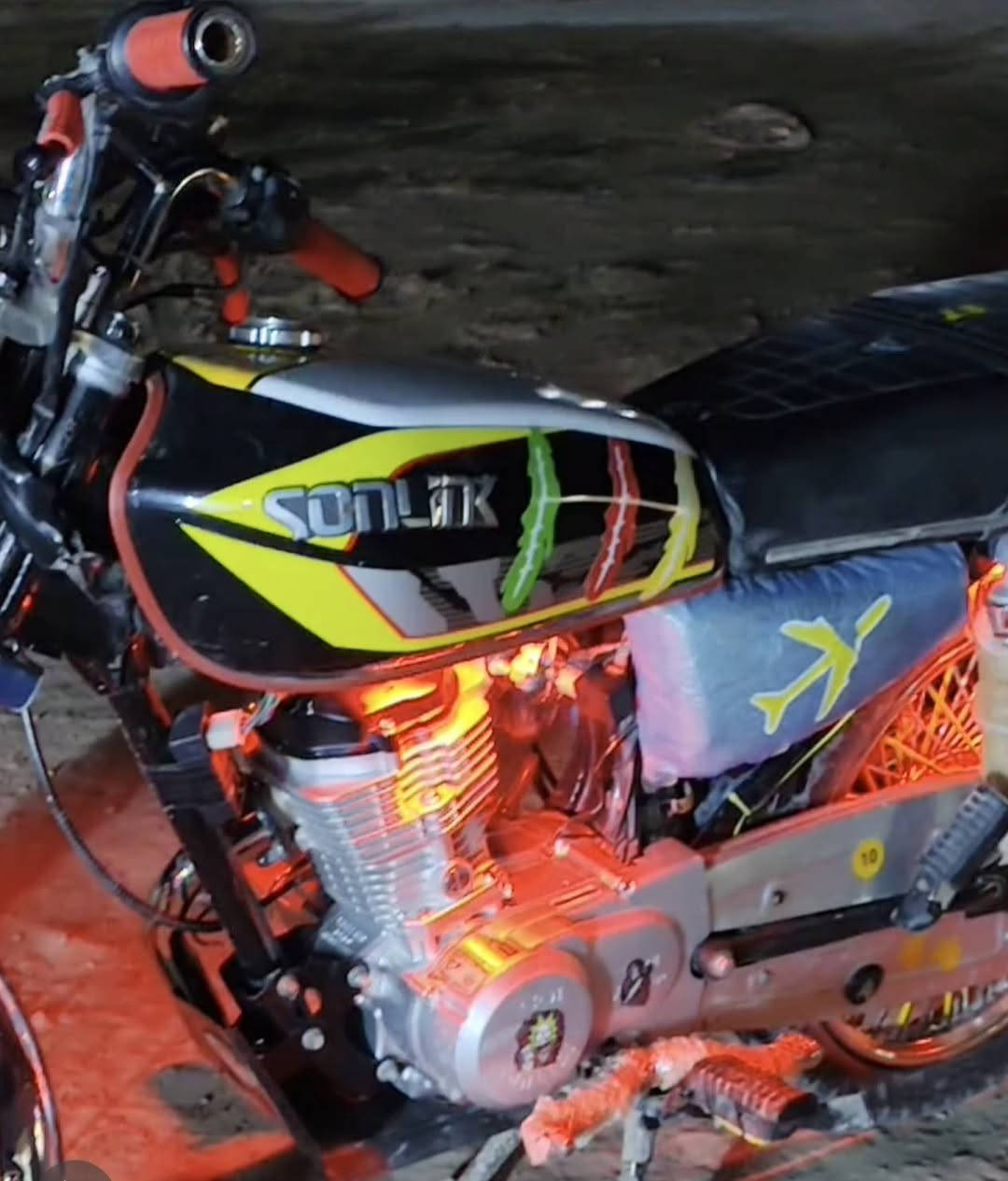 سلام عليكم تايكر مفول اي نقص مابيه موديل 2024
اوراقه كامله برغي ما مفتوح بيه 

سعر 650 وبيه مجال بصيط لمو شراي لا يجي 

مكاني بعقويه ناحيه العباره 

***********
