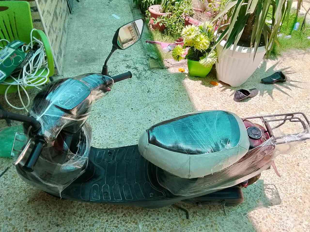 السلام عليكم دراجه بطه للبيع دبل سكليتر دراجه حلوه او نضيفه ...  اشايرهورن سلف  قفل جنطه قفل سكان  لايت امامي.. عداد بانزين   مكينه شلعه او معدل   تاخذه تترحملي  تجي او تشوف ابعينك.. المكان النجف...كوفه يم فلكت شي رستان  الستفسار الرقم ***********او تتواصل وياي على الفيس..  السعر 275او بيها مجال او شوف فيديو دراجه نضيفه كلش  الي امصوره تجي جيب مصلح وياك او افحص...  او بلـ خدمه 🌹🌹 دراجه على وضع البلادي
