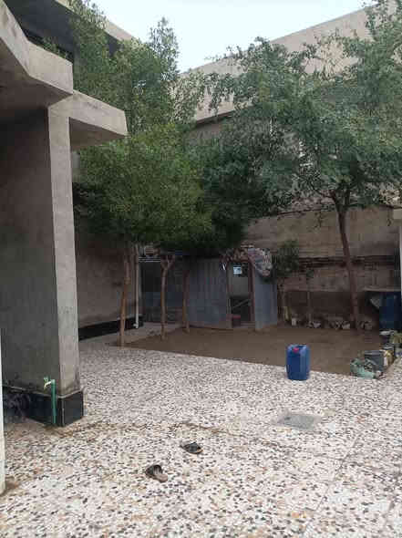 للبيع بيت سكني في منطقة المفرق – بعقوبة / ديالى
مساحة الواجهة: 20 متر

النزال (العمق): 12 متر

المساحة الكلية: 240 متر مربع

الموقع: منطقة المفرق – بعقوبة – ديالى

يقع ثاني بيت من الشارع السايدين العثمانيه العام ، ضمن أراضي خليل الصالح

البيت موقعه مميز ومناسب للسكن أو الاستثمار.

📞 للاستفسار والاتصال:
***********
📱 واتساب متوفر
