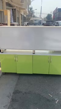 فاترينات للبيع العدد ١٤ السعر الواحدة ب٨٠ 07901736268