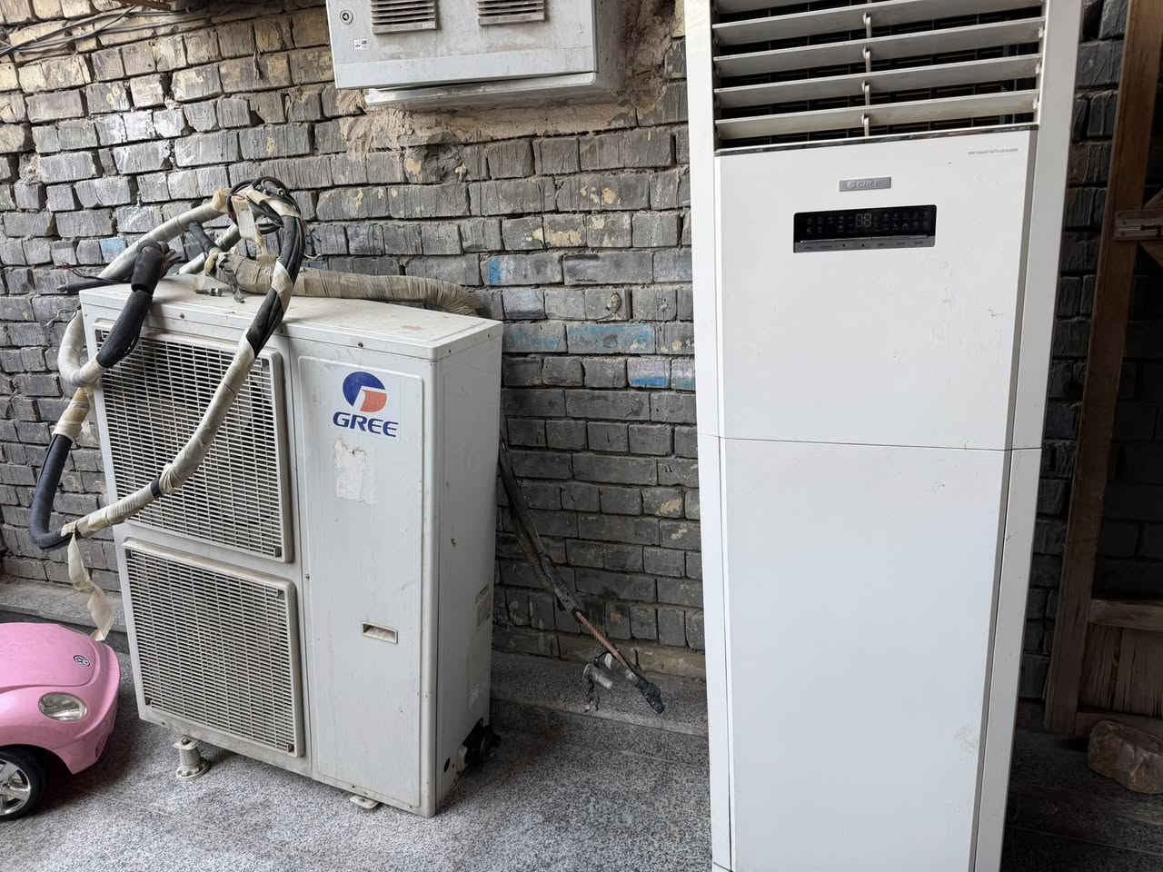 سبلت 2طن كري مشتغل موسم واحد للبيع وسبالت عامودي دبل مروحه عدد2كري3طن مشتغلات 3مواسم للبيع العنوان بغداد البلديات للاتصال ***********ملاحظه السبالت ليس انفيرتر
