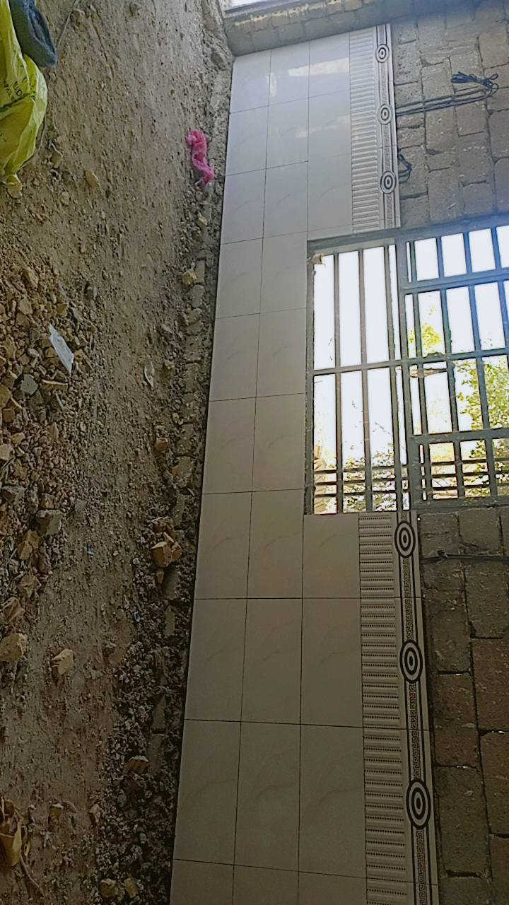 السلام عليكم خلفه سيراميك درجه اوله متفرغ حالين شغلي داخل النجف  ***********
