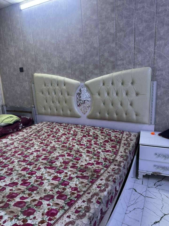 غرفة نوم 7 قطع للبيع 250 وبي مجال واتساب ***********
