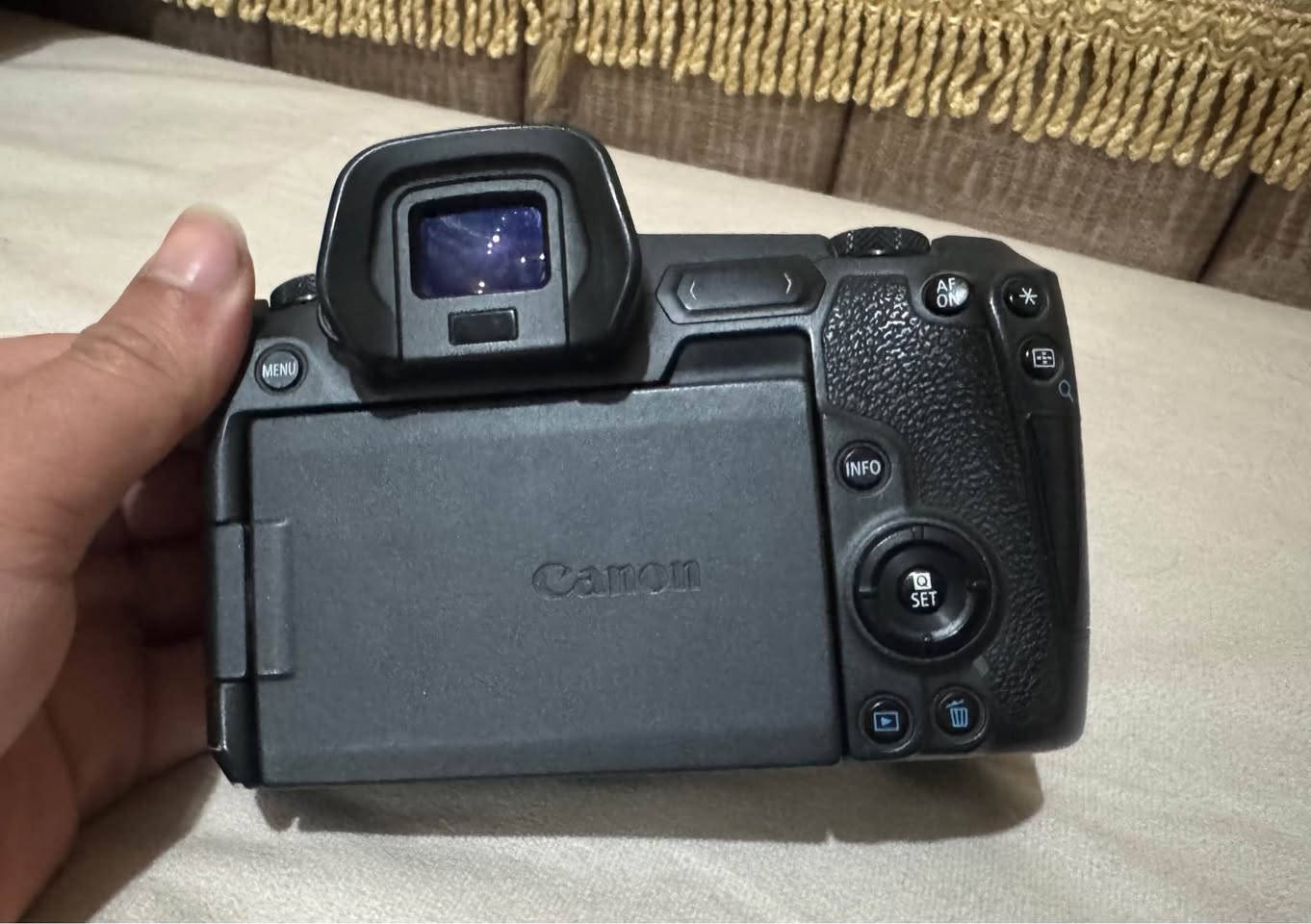 Canon R 
السعر 🔥


**إذا كنت صاحب هذا الإعلان وتريد حذفه لأي سبب، رجاءا أرسل رسالة إلى الدعم الفني**