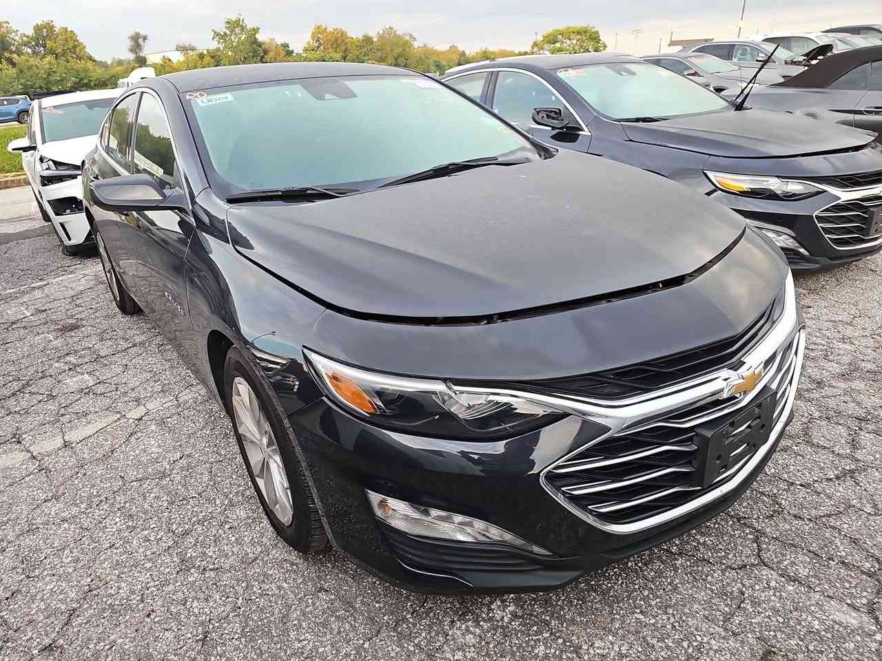 السعر // ١١٢ ورقة فقط *********** تواصل فقط عبر الهاتف رجاءاً
شوفوليت ماليبو الون كحلي وارد امريكي 
موجودة على حادثها في ديالى بعقوبة 📍
موديل / 2023 
مواصفات LT
