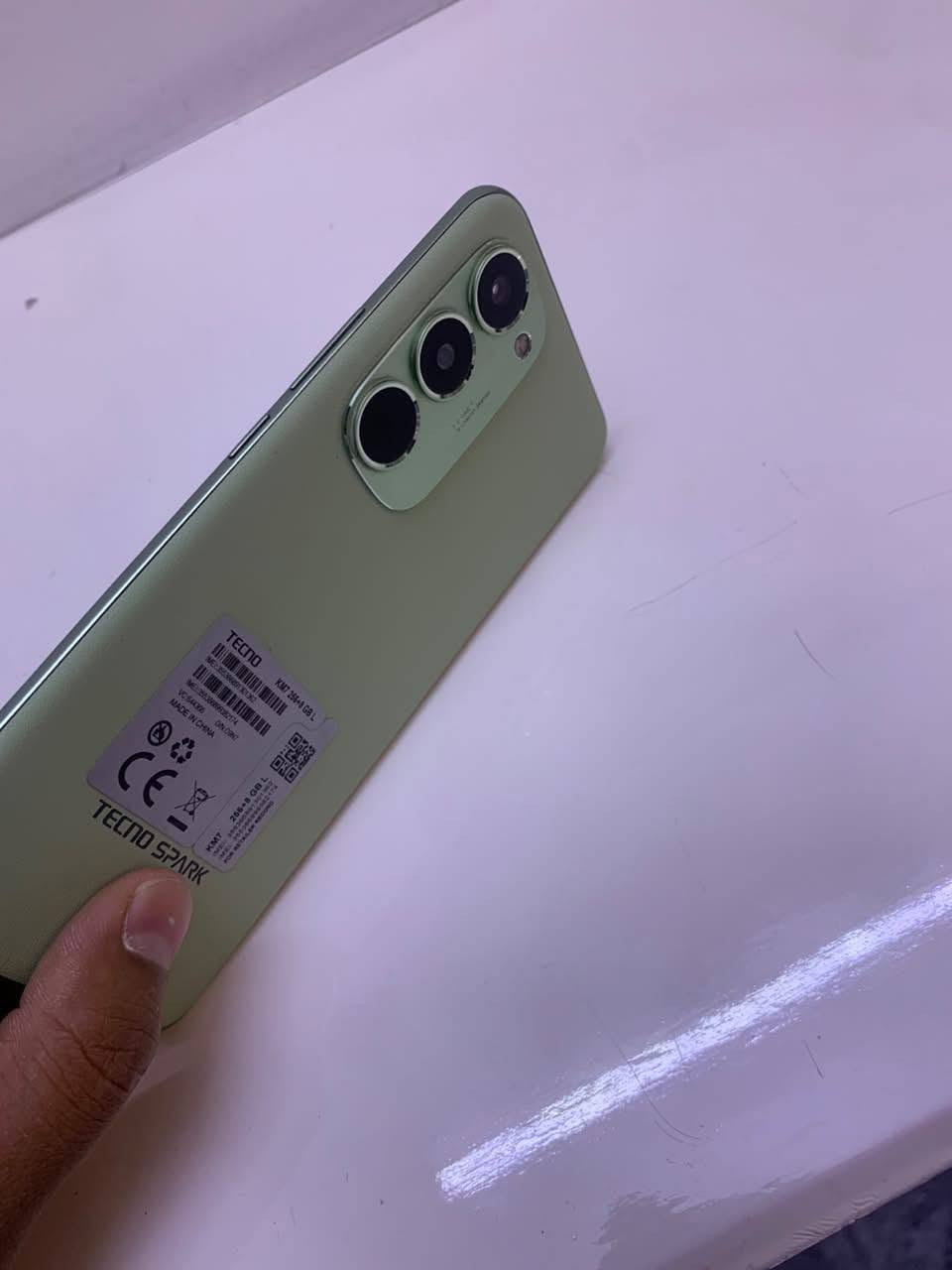 سلام عليكم مثل مواضح كدامكم.
جهاز تكنو سبارت 40برو 

الجهاز أخو الجديد 

سعر  225💵

📍  مشتل

***********📞
