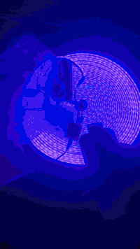 سلام عليكم شريط إضاءة LED يعطي شكل نيون مرن وينثني بسهولة جدا 

المميزات ♌️  

ضد الماء يعني تغسلة كلشي ما عليه 

تكدر تسوي بي أشكال هندسية وكلشي حسب شطارتك 

سميك جدا  يعني ما ينكطه لو تجيب مكص 

الاصلي مال امزون يعني مو من لعراق يجيبو تجاري 

للتواصل ***********

ماعندي توصيل محافظات فقط كربلاء اجيبلك
