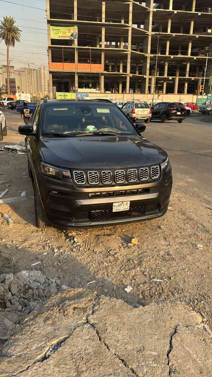 السلام عليكم عندي جيب كومباص موديل 2023
السياره واردامريكي اني مستوردها تراي هوك السياره بيه جاملغ اوبنيد بدون دواخل لاشاصي لالغد كلش نضيفه اوجديدا توكل  بدون رقم السعر ١٤٥ اوبيه مجال للبيع اومراوس حسب القناعه رقم الهاتف *********** غيرمتواجد على الفيس
