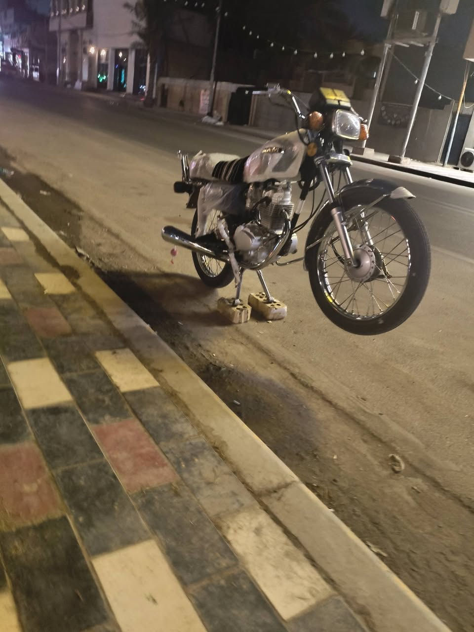 سلام عليكم مكلفه بنشر متوازي وريد ابيع مديل25وراق بسمي وصل لمعرض
مكاني كربلاء حي العباس مقابيل عامود 6 سعرهة 400وبيهة مجال الستفسار ***********
