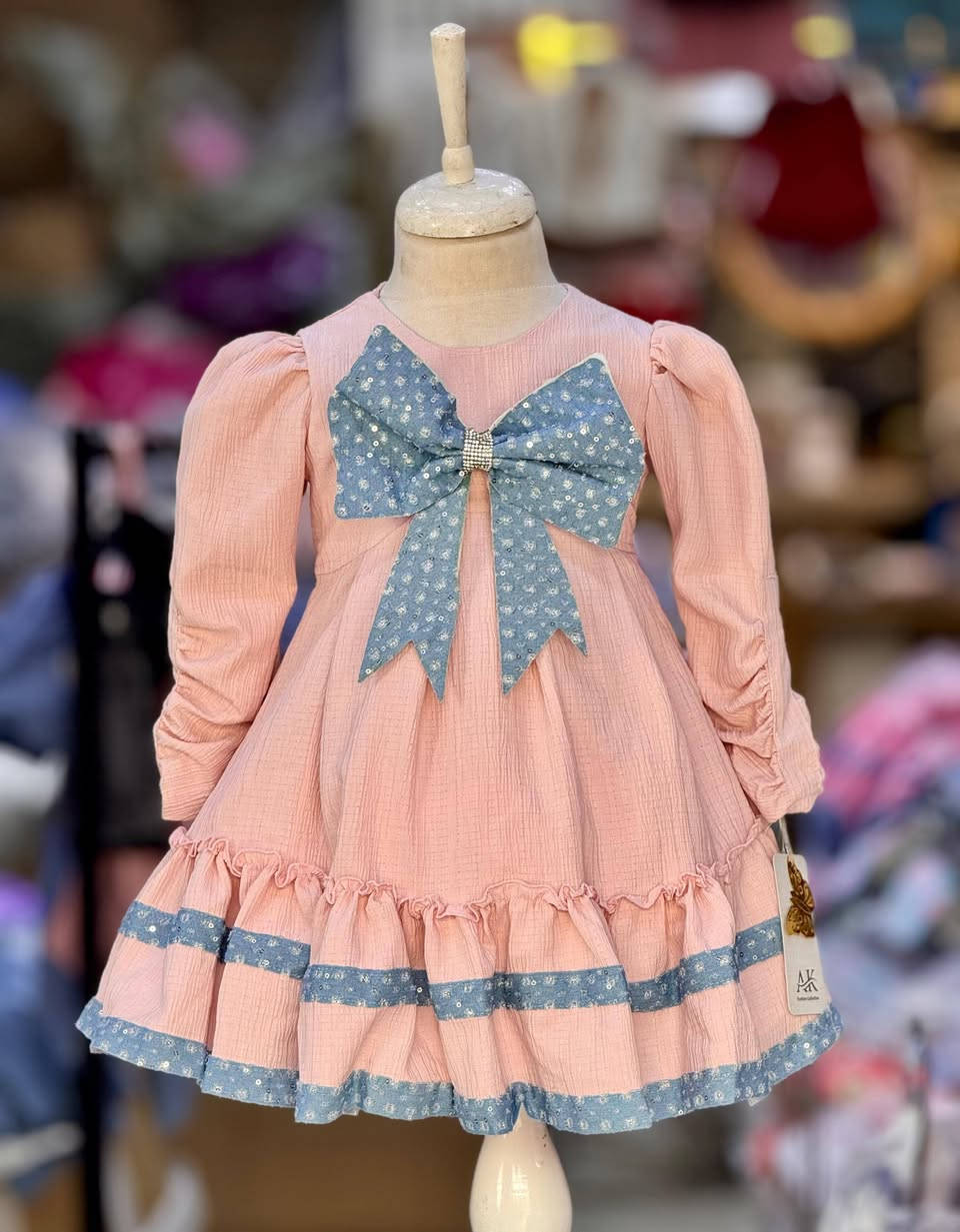 فستان بناتي قياس ٢ل ٥سنه 
ماركة ستار وان 
جملة فقط ..


**إذا كنت صاحب هذا الإعلان وتريد حذفه لأي سبب، رجاءا أرسل رسالة إلى الدعم الفني**