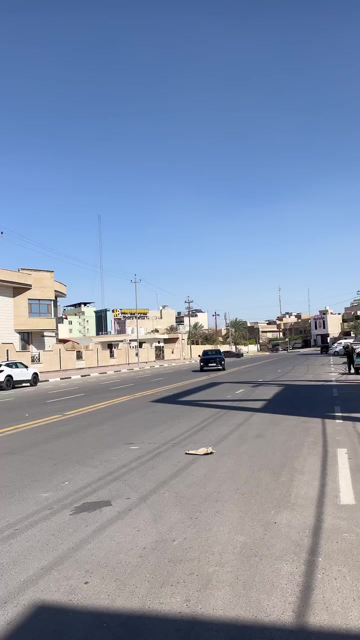 السلام عليكم  شوفر ليت بلايزر فول من عده الفتحه السياره مال بنيه السياره نضيفه بمعنى الكلمه المكان كربلاء السعر(220) وبيها مجال الرقم ***********
+***********
