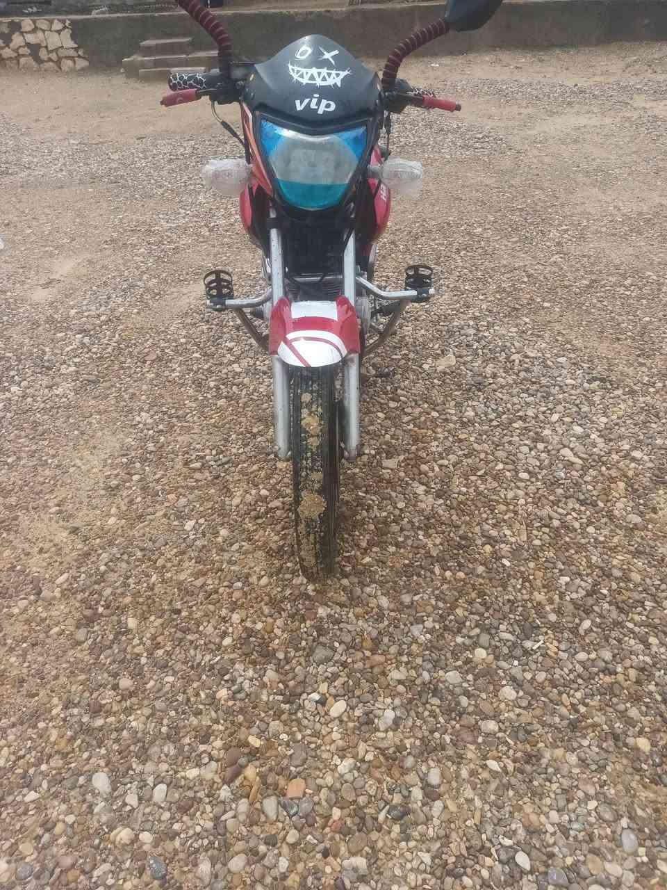 سلام عليكم هاوجي موديل 17محرك 150مكمرك ووراق كامله للمراوس   سايم بطح  نضيف


**إذا كنت صاحب هذا الإعلان وتريد حذفه لأي سبب، رجاءا أرسل رسالة إلى الدعم الفني**