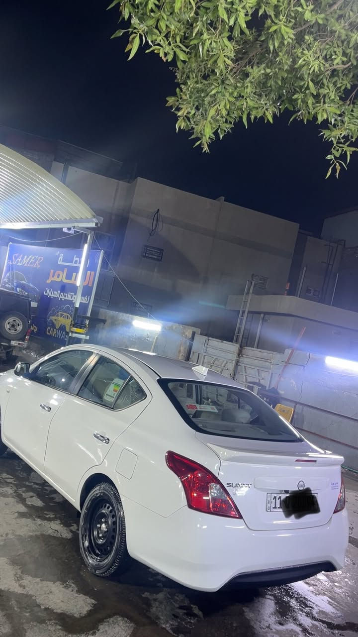 نيسان سني هندي 
رقم بغداد بسمي 
سنويه لل2030
ماشيه 22 الف 
السعر 131$ بيه مجال بسيط 
بليته زرگه 
دوشمه 
اسبير ما نازل 
ضمان شركة السور 
مكان السياره بغداد ***********
