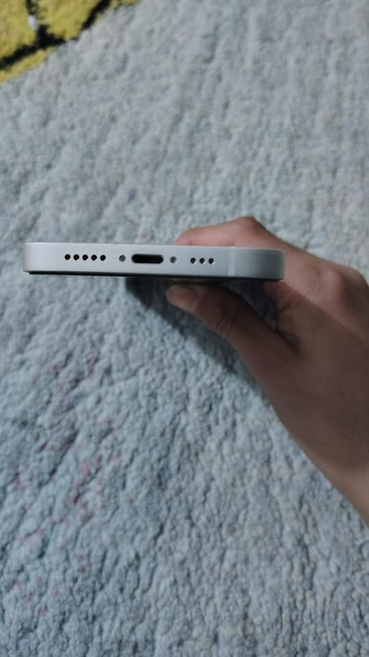 آيفون 13PLUS MINIالبطاريه83جهاز كلشي شغال معروف الفيس إيدي شغال بعد الآيفون مكاني نجف والجهاز معاه هديه ستاند لاسلكي وستاند هديه هديه بعد شتريد جهاز سعر450ألف وبي مجال  حك جيه وياه كفرين طلعت فلوسك وفلوس جهاز الجهاز نموذج موضح بصوره الاتصال عل رقم***********
