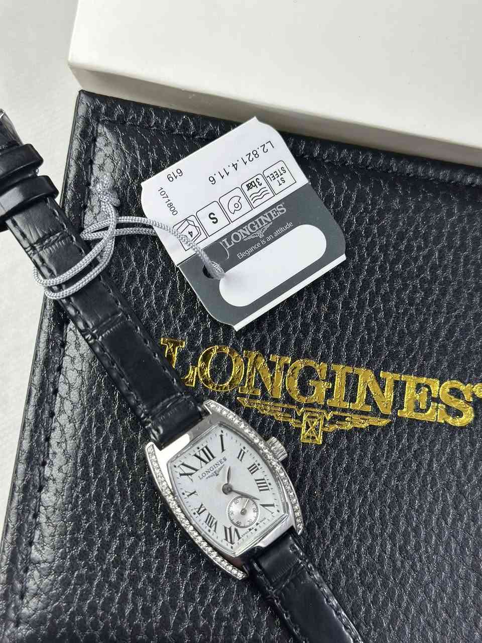 ساعه لونجين نسائي
ماستر كوالتي 
قطعه جداً مميزه
سنتر ثواني منفصل سير جلد طبيعي
مختمه بلكامل 
القطعه ناعمه 
45 على اول تم مع العلبه الاصليه


**إذا كنت صاحب هذا الإعلان وتريد حذفه لأي سبب، رجاءا أرسل رسالة إلى الدعم الفني**