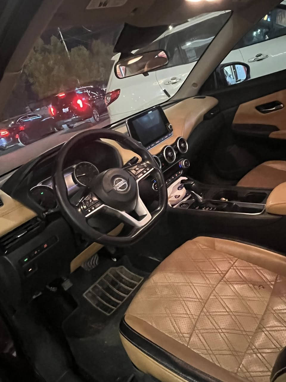 سلام عليكم نيسان سنترا  2021 سياره sv فول عده الفتحه رقم انبار معوقين معوقها اصلي سياره بيها جاملغ وبنيد وبيها ضرر بل شاصي شي بصيط ايرباك الستير طاك فقط سياره حيل حلوه السعر 135 وبيها مجال يرهم نقد او مراوس حسب القناعه الستفسار ***********
