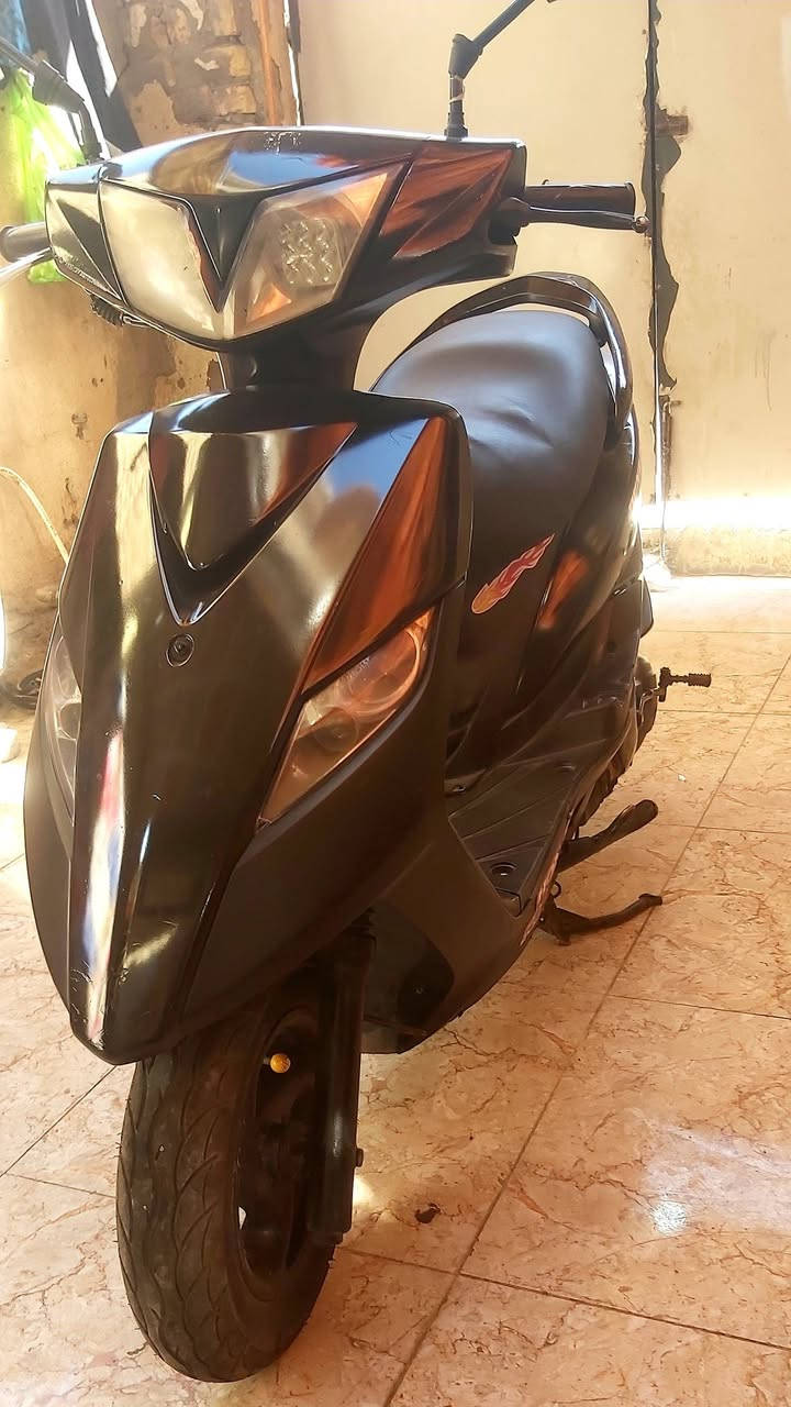 للبيع ماكس GTRثعلب سرعة ١٤٠ مكينة مكفولة من التنقيص والتبخير والنضوح كلجات نظيفة شغالة سلف وهندر كهربائيات شغالة لايت عالي ناصي إشارة دبل إشارة كلة شغال كفرات نظافة فول شرط الشلعة والمعدل.. السعر ٤٥٠ هاتف *********** بغداد الحسينية الراشدية
