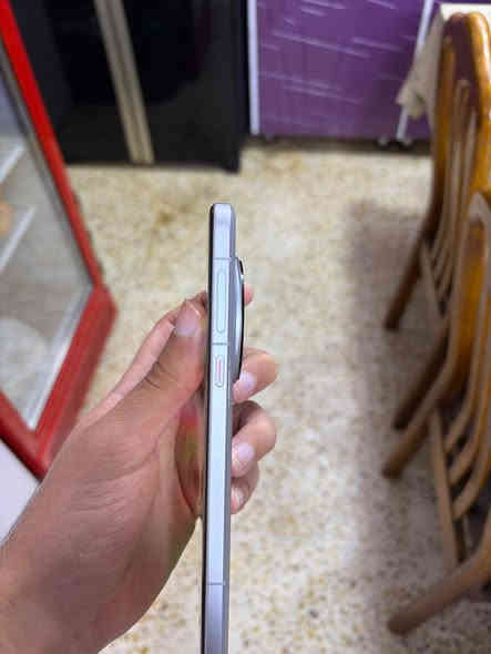 السلام عليكم
للبيع ☃️ هاتف HONOR MAJIC7 Pro
ذاكرة 512GB 🤖
مثل ما موضح بالصور، نظافة 100% ✅
يجي مع ملحقاته كاملة ( العلبة + الشاحنة 100w )
السعر 925 ألف 🎯 وبي مجال بسيط
عنواني بغداد - السيدية
للاستفسار اتصل فقط على الرقم:
***********
