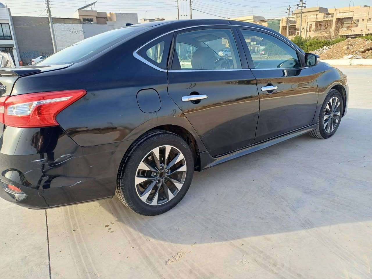 نیسان سینترا 2019  SR
سبوغ نیە تەنیا دوو دەرگەی بیلادی گوراە دەرگەی سەکن
اریباک شانی سةكن
یەک بس ساردە کوتی هەیە
140هەزار رویشتوە سعری 119
ژمارەی موبایل ***********
شوین هەولیر أربيل, العراق
