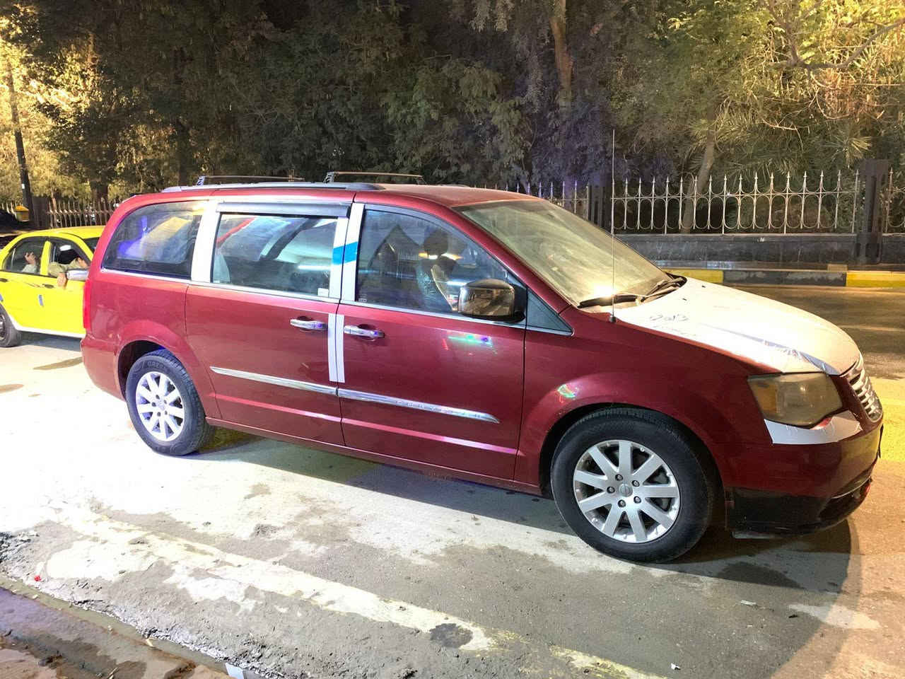 السلام عليكم
سياره كرفان  كلايزلر كلايزر موديل ٢٠١٣  مكينه ٣٦٠٠  رقم بغداد السياره بأسمي تحويل ثاني يوم السياره مكفوله من الضربه داخله من امريكه فيضان فقط. مكينه جديد كير جديد تخم تاير جديد حداديه جديده تبريد تدفئه  شغال.  مواصفات

تحكم ستيرن

٦ جامات كهرباء 

بوب وصندوك كهرباء

(البوب فاصل كهربائها)
كشنات جلد 
منظومه زنون 
٣قطع تبريد
بردات ٤ بلادي 

فرس ارضي وفرس سقفي مع اناره

السياره ماشيه ٢٢٩ الف

العنوان ديالى بعقوبه

غير متواجد على الفيس فقط اتصال 

للاستفسار  ***********

السعر 135 مجال بسيط بعقوبة, ديالى
