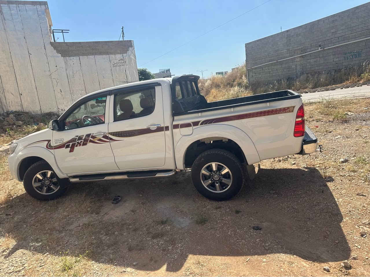 Toyotaمه رزييه ده بل ئه كسل 2012بي بوياخ يه ك په له ساردي هه يه وه ك شه ريكه وايه هه مو گياني به شه رت گيرومه كينه نه كراوه ته وه جوارتايه و ويلي لوك به ناوي خومه وه يه تا٢٠٣١تازه يه ته حويل خه رامه هه موكياني به شه رت زور نازداره ماشه الله زژماره*********** السليمانية, العراق
