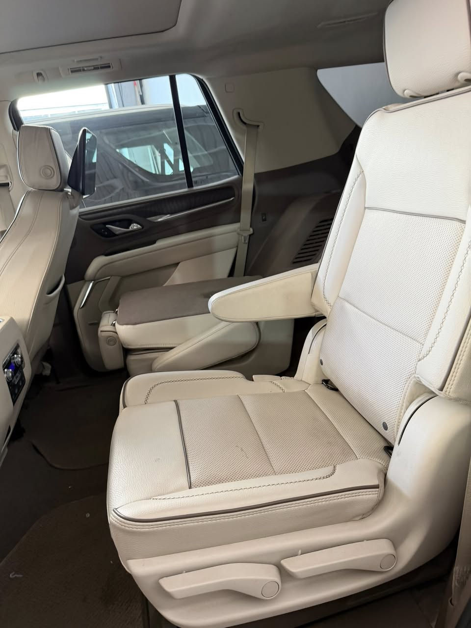 السلام عليكم 
جمسي دنلي 2023
خليجي وكاله المنصور 
معروفه مواصفات الدنلي اعلى فئه 
السياره ماشيه75
مكفوله كشر ولمحرك مبدل بي بطاله داخل الشركه
السعر535وبيها مجال 
***********
مكانه بغداد
