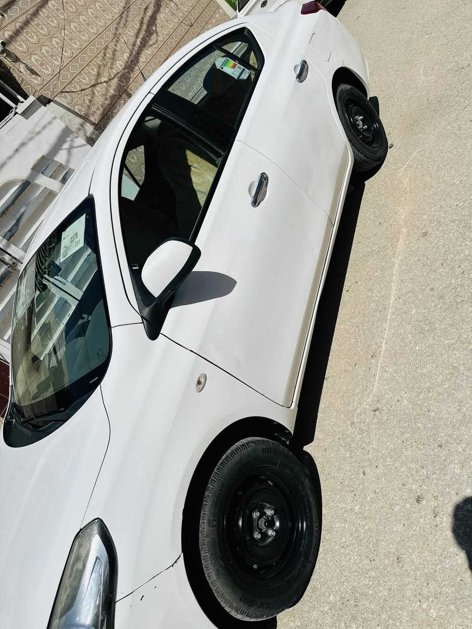 نيسان صني هندي مديل 2022 للبيع السياره جديده من كلشي بعدها على وضع الشركه تخم تاير جديد حداديه جديده محرك كير كفاله السياره ببه بارد بل باب و اشويه صبغ بل جاملغ السعر 103بيها مجال رقم رقم الهاتف ***********
