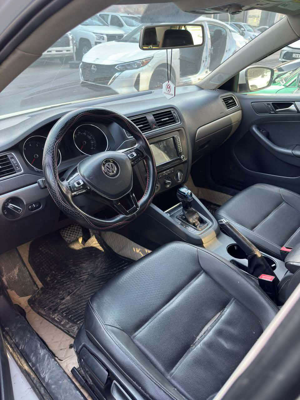 جيتاموديل 2015مكينه 1.8توربومرغوب به صمه وسلايت كوشن هيترفول SEرويشتن 150هزارمايل دحامي بودحامي شرت سنگ وبشت كبس ده رگه هي بشت وجامبلوخ صبح بي داخلي سه نه وي ورقم حتا2030سعر113$مجال رقم تله فون خوداني *********** دهوك, العراق
