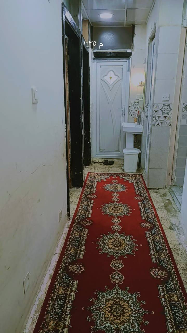ا
لسلام عليكم شقه للبيع طابق ارضي ثلاث غرف واستقبال مجمع المصطفى  عماره 64 قرب تانكي على شارع جديد حي رشيد شقه معمره جديده من كهربائيات مجاري مي تأسيس جديد كله كراج كبير يسع الى ثلاث سيارت ارضيه مصبوبه صبه درجه اولى +حديقه كبيره كامله حمام شرقي غربي كله سراميك ارضيه وجدران   مطبخ سيراميك ارضيه وجدران 
معرفه التفاصيل اتصال امراسله واتساب على رقم
***********
